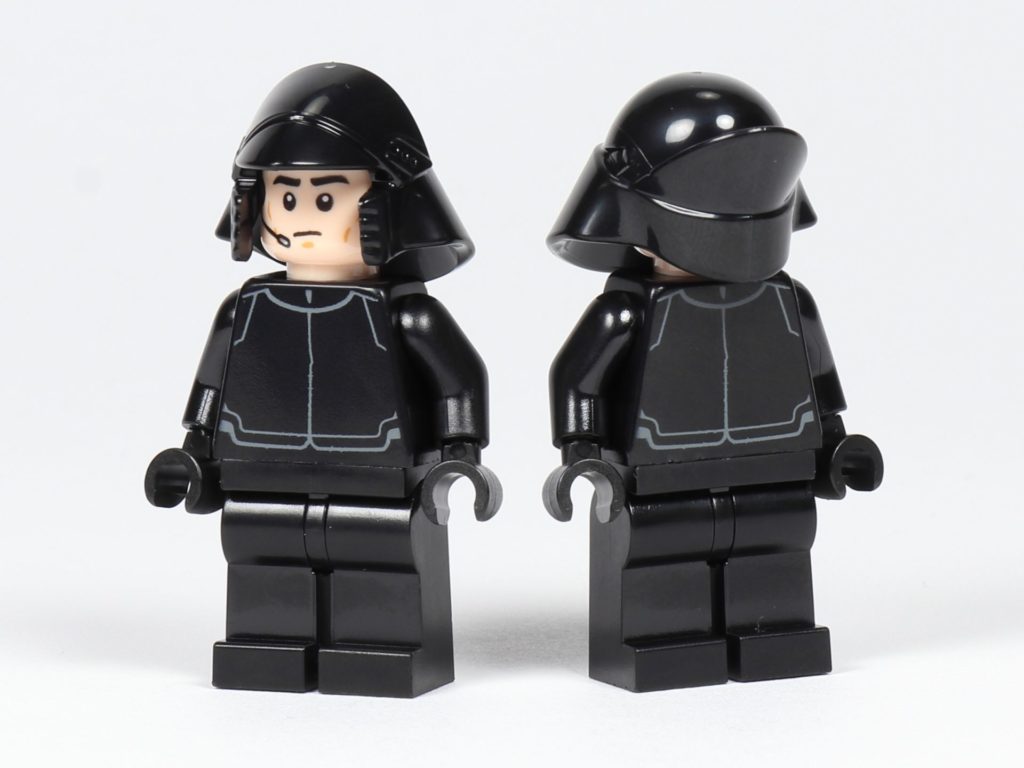 LEGO® Star Wars™ 75197 First Order Shuttlepilot und Schütze, Vorderseite schräg | ©2019 Brickzeit