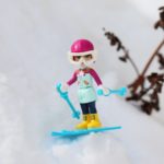 LEGO® Emma auf Ski | ©2019 Brickzeit