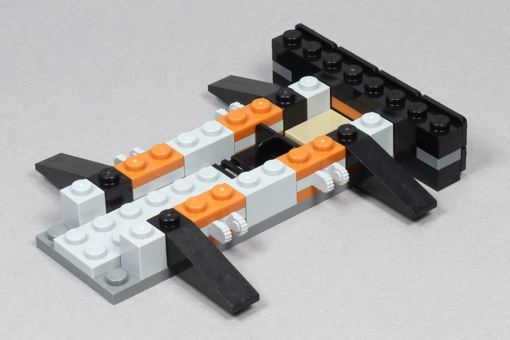 LEGO® Star Wars™ 75259 - Bauabschnitt 2 - Grundgerüst, vorne links | ©2019 Brickzeit