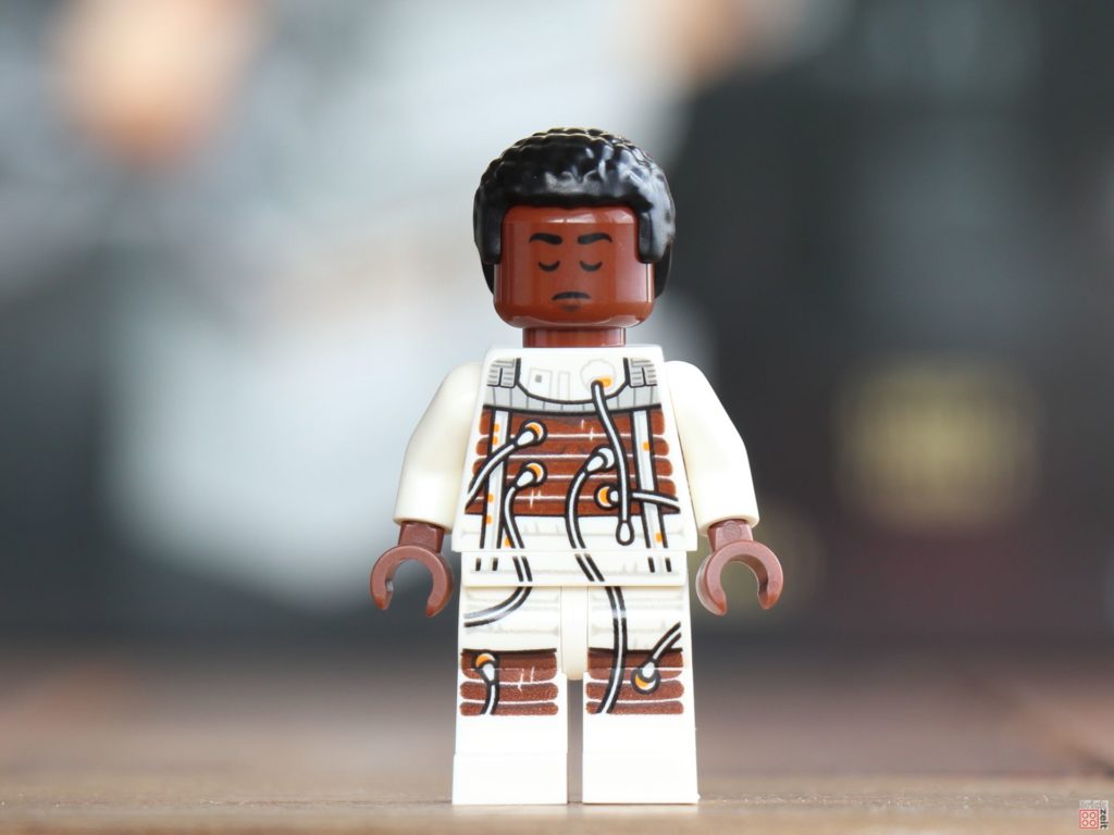 LEGO® Star Wars™ Lexikon 2019 - Finn im Bacta-Anzug, Vorderseite, schlafend | ©2019 Brickzeit