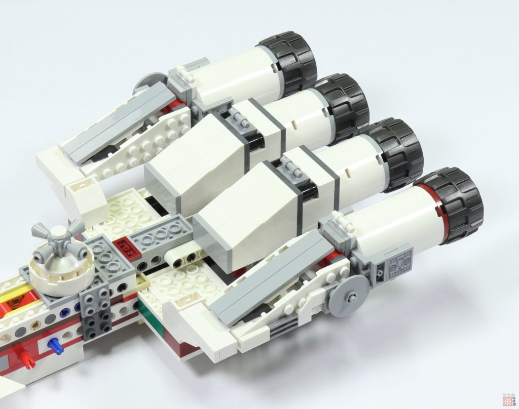 LEGO 75244 - Bauabschnitt 3, Antriebe befestigt | ©2019 Brickzeit