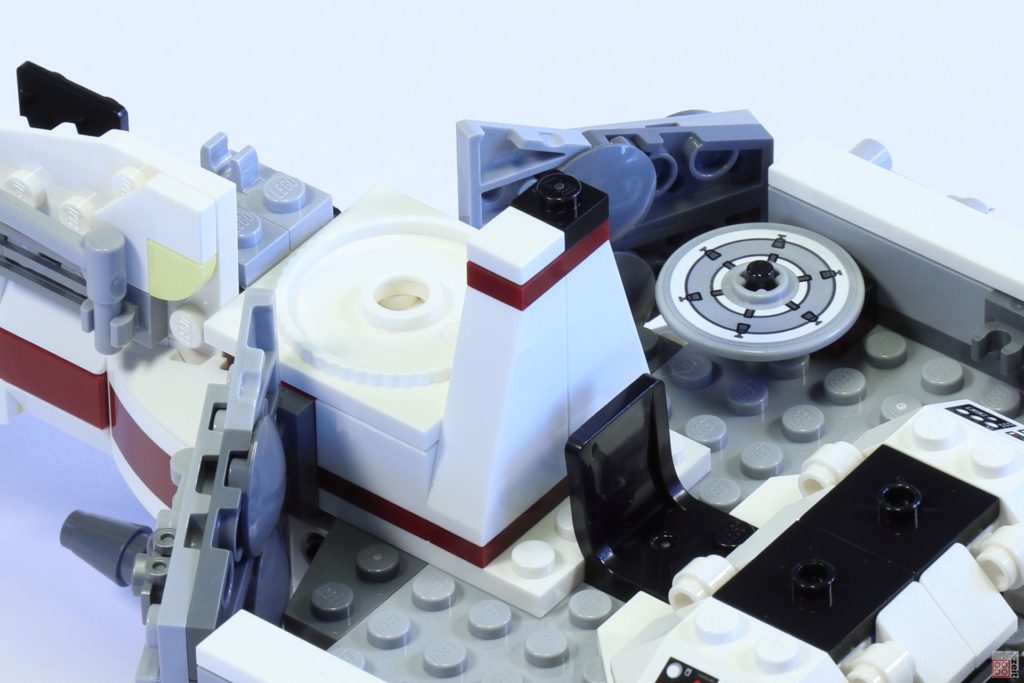 LEGO 75244 - Bauabschnitt 3, Gangabdeckung | ©2019 Brickzeit