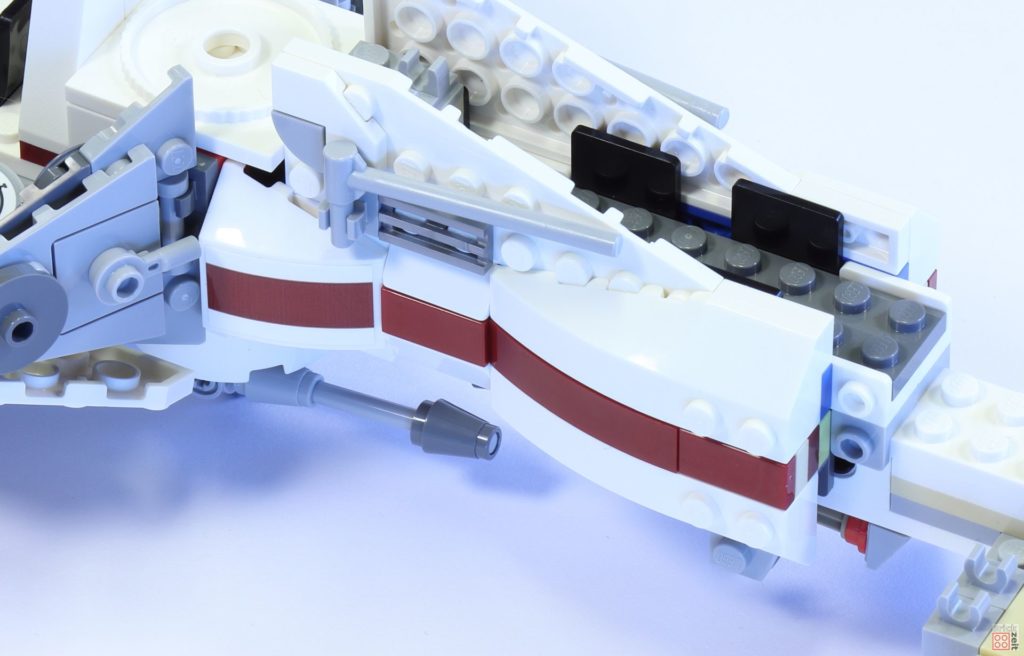 LEGO 75244 - Bauabschnitt 3, rechte Seitenverkleidung | ©2019 Brickzeit