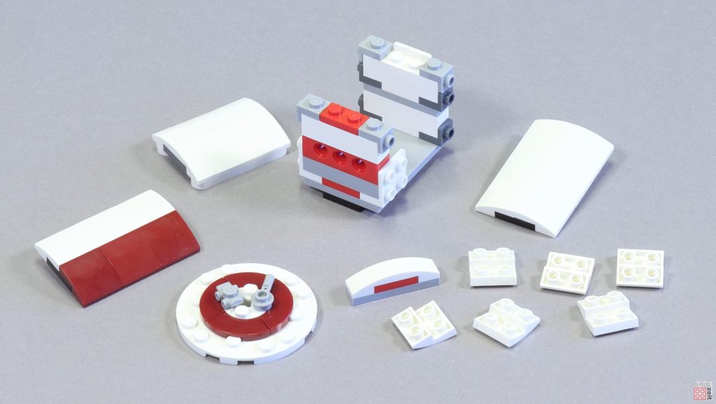 LEGO 75244 - Bauabschnitt 4, Rettungskapsel in Einzelteilen | ©2019 Brickzeit