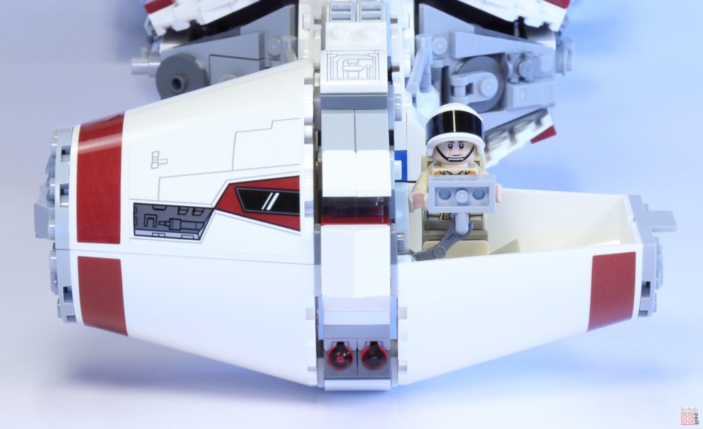 LEGO Star Wars 75244 Tantive IV - halboffenes Cockpit mit Minifiguren | ©2019 Brickzeit