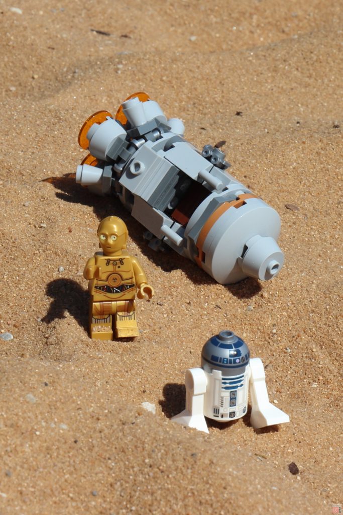 LEGO® R2-D2 und C-3PO sind auf der Flucht | ©2019 Brickzeit