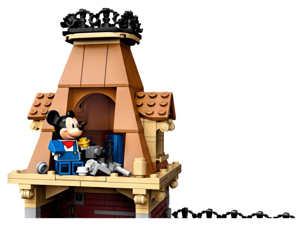 LEGO® 71044 Disney Zug mit Bahnhof - Micky Maus auf Turm | ©LEGO Gruppe