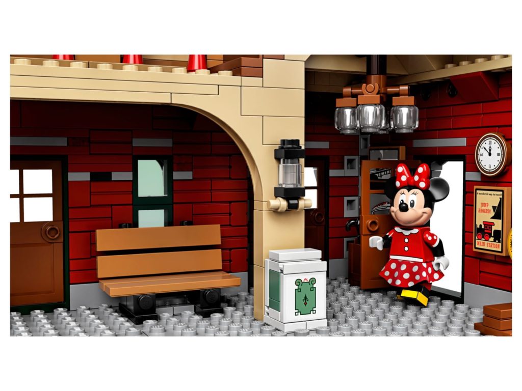 LEGO® 71044 Disney Zug mit Bahnhof - Bank mit Minie | ©LEGO Gruppe