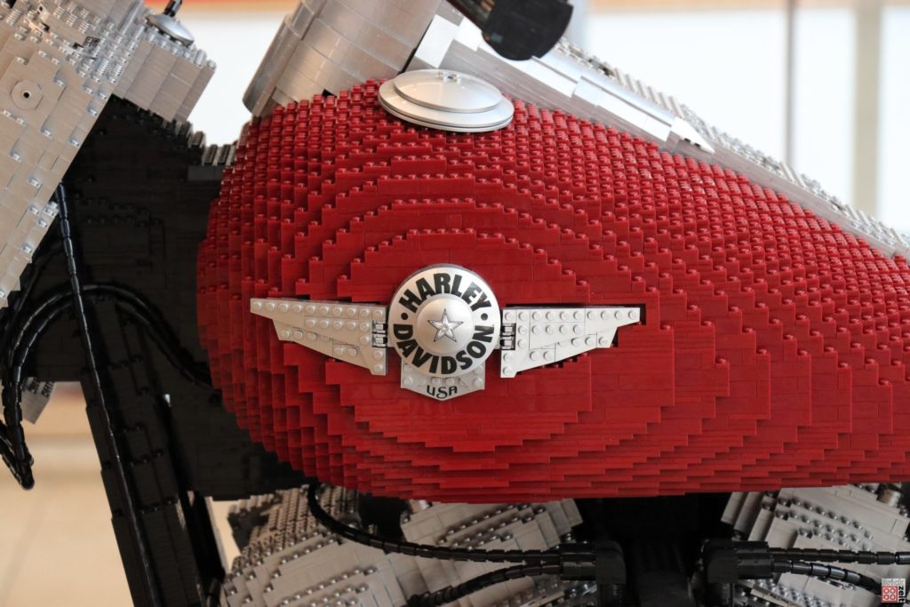 XXL LEGO® Harley-Davidson® Fat Boy® | ©2019 Brickzeit