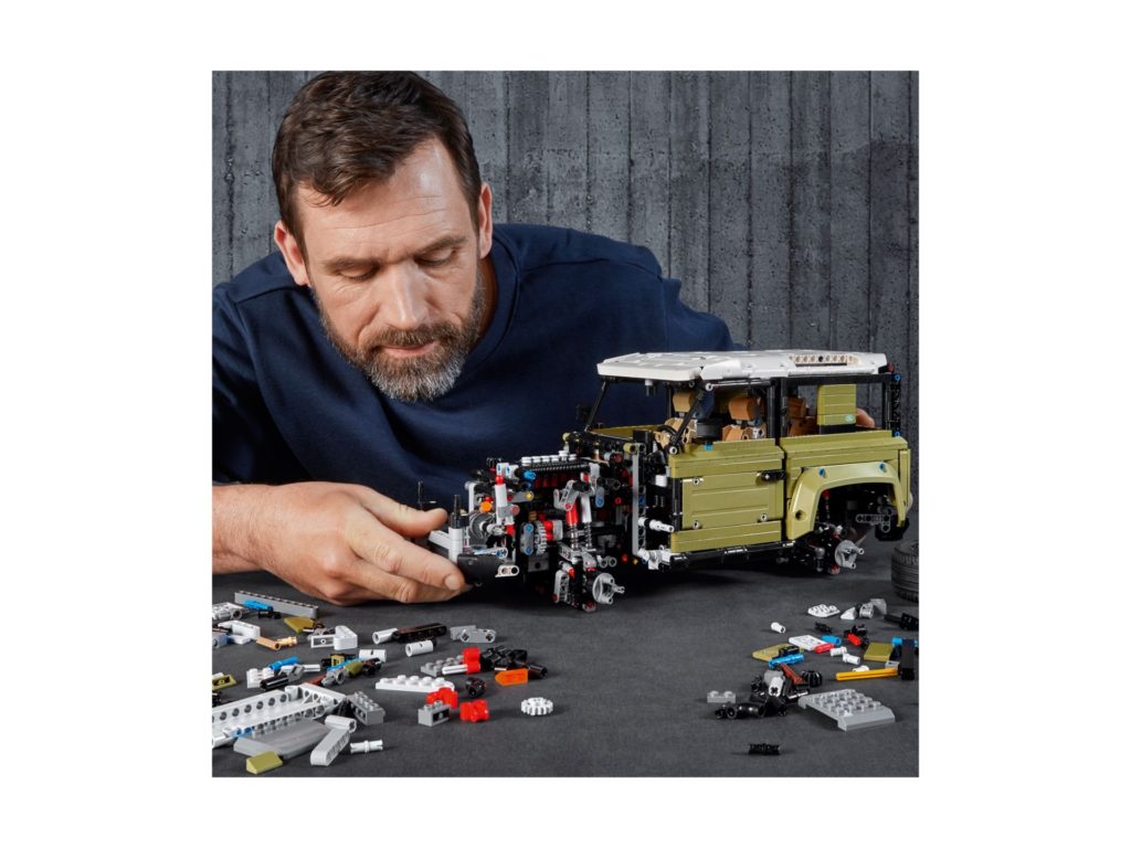 LEGO Technic 42110 Land Rover Defender - Bild 3 | ©LEGO Gruppe