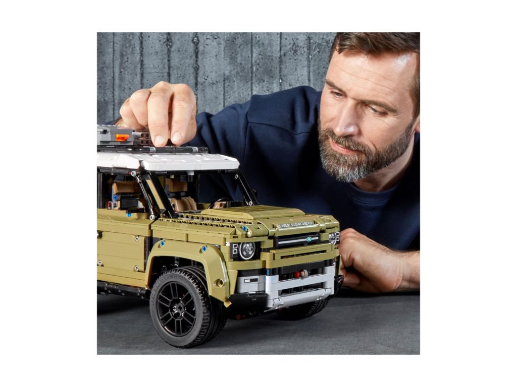 LEGO Technic 42110 Land Rover Defender - Bild 4 | ©LEGO Gruppe