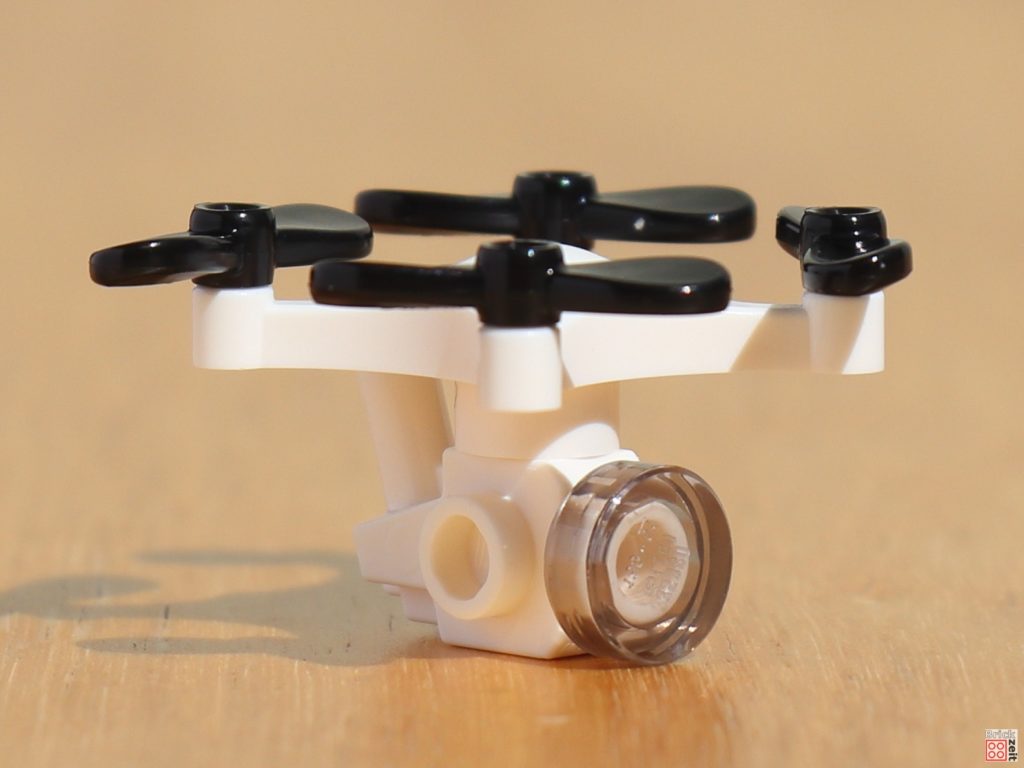 LEGO 71027 - Junge mit Drohne (16) | ©2020 Brickzeit