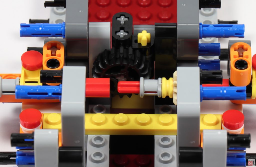 LEGO Star Wars 75275 - Bauabschnitt 01, Bild 32 | ©2020 Brickzeit