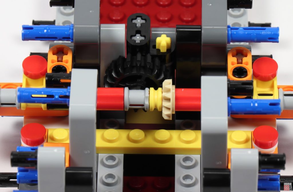 LEGO Star Wars 75275 - Bauabschnitt 01, Bild 33 | ©2020 Brickzeit