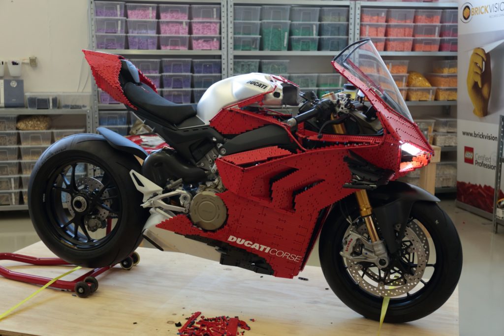 Ducati Panigale V4 R mit LEGO Technic Verkleidung | ©LEGO Gruppe