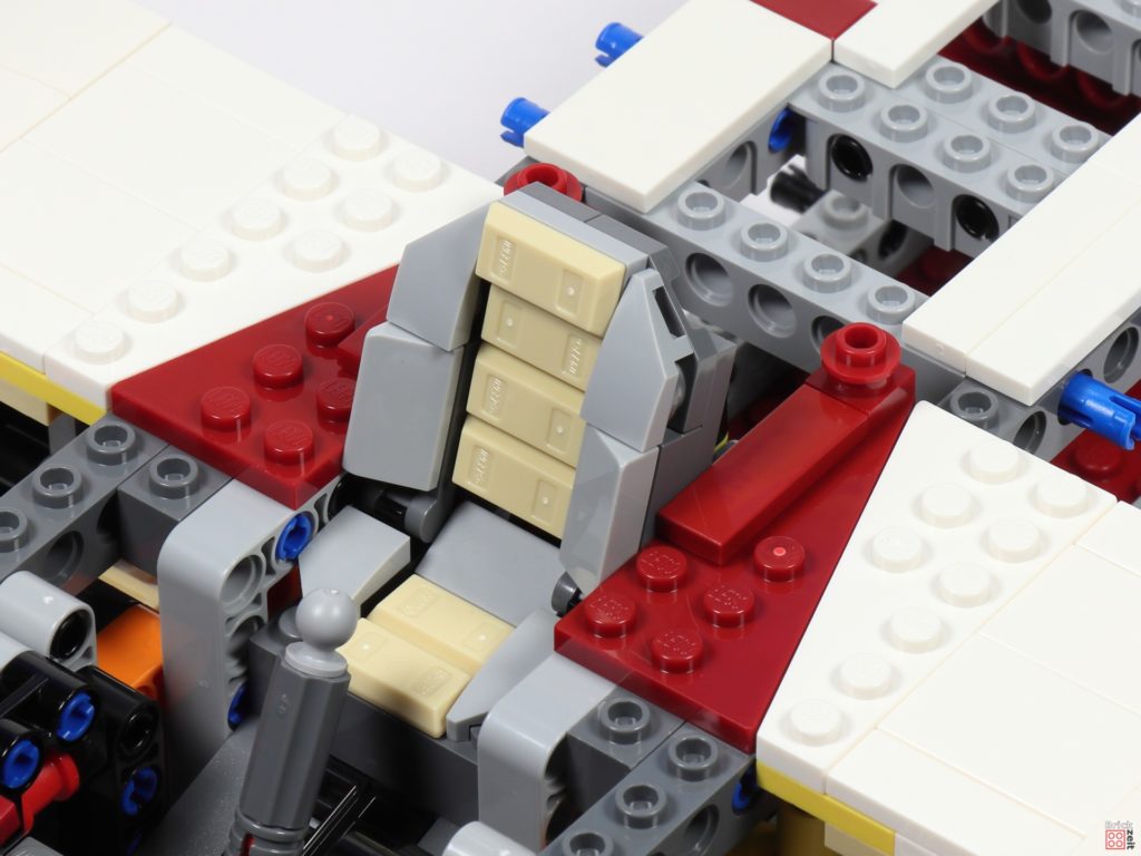 LEGO Star Wars 75275 - Bauabschnitt 04, Bild 19 | ©2020 Brickzeit