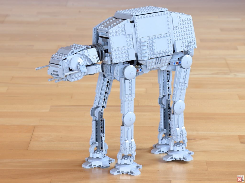 LEGO Star Wars 75288 AT-AT, links vorne | ©Brickzeit