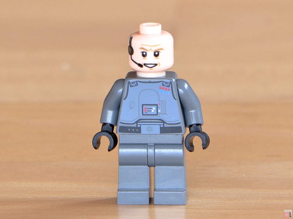 Vorderseite von LEGO General Veers ohne Helm | ©Brickzeit