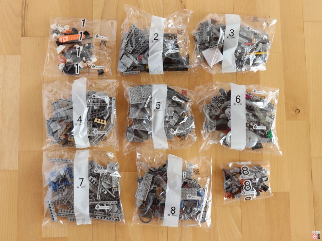 Neun Tütchen mit Bausteinen für den LEGO Star Wars 75288 AT-AT | ©Brickzeit