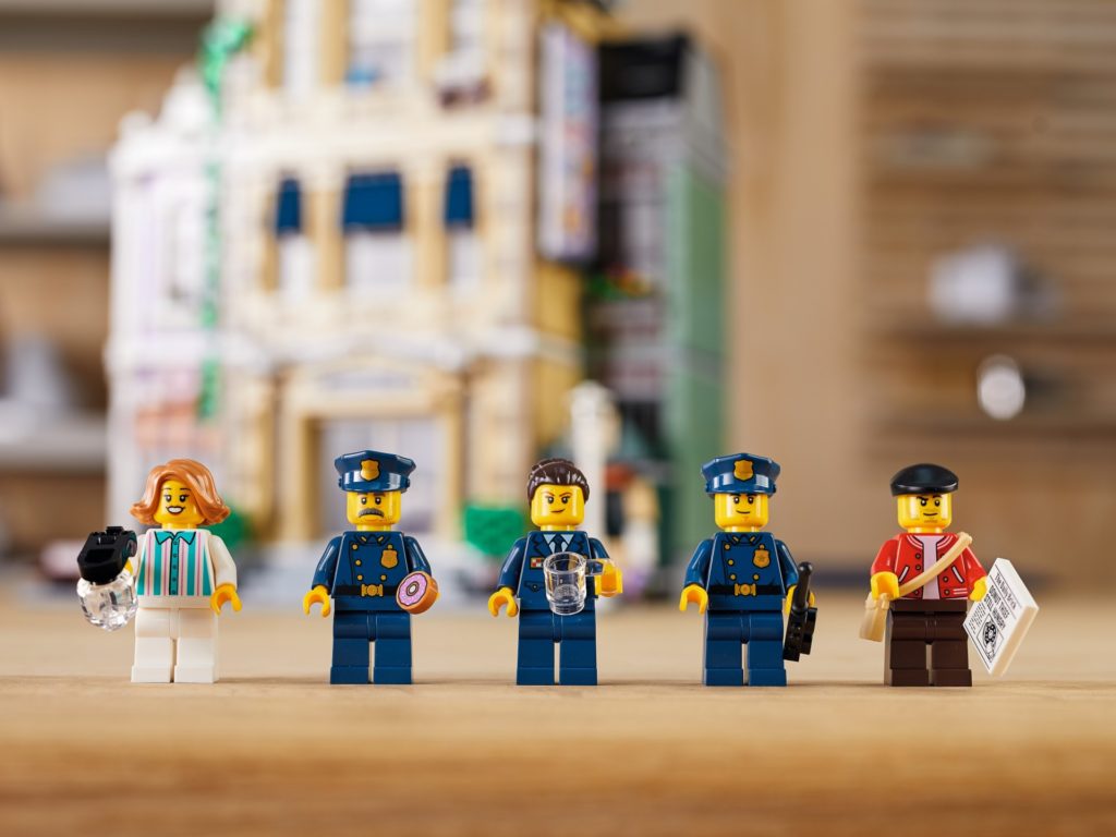 LEGO Creator Expert 10278 Polizeistation | ©LEGO Gruppe
