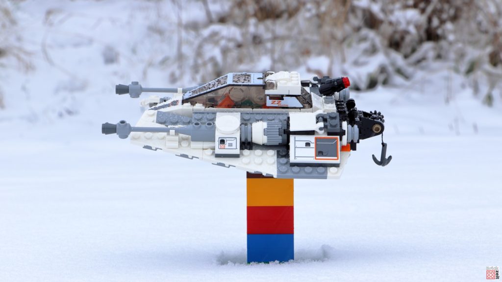Hier steht der Snowspeeder im Schnee | ©Brickzeit