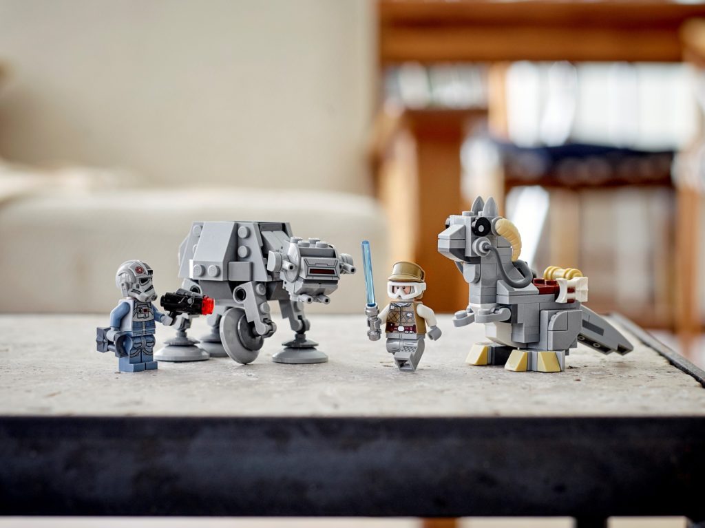 LEGO Star Wars 75298 AT-AT vs. Tauntaun Microfighters | ©LEGO Gruppe