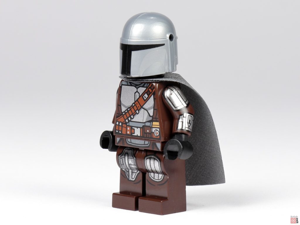 LEGO 75299 - Der Mandalorianer in Beskar-Rüstung, vorne links | ©Brickzeit