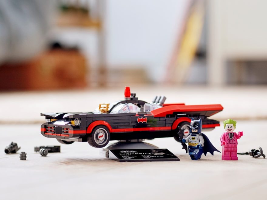 LEGO 76188 Batmobile aus dem TV-Klassiker „Batman™" | ©LEGO Gruppe