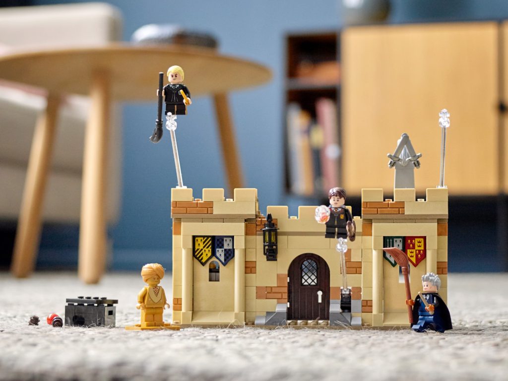 LEGO Harry Potter 76395 Hogwarts™: Erste Flugstunde | ©LEGO Gruppe