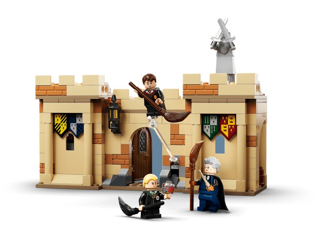 LEGO Harry Potter 76395 Hogwarts™: Erste Flugstunde | ©LEGO Gruppe