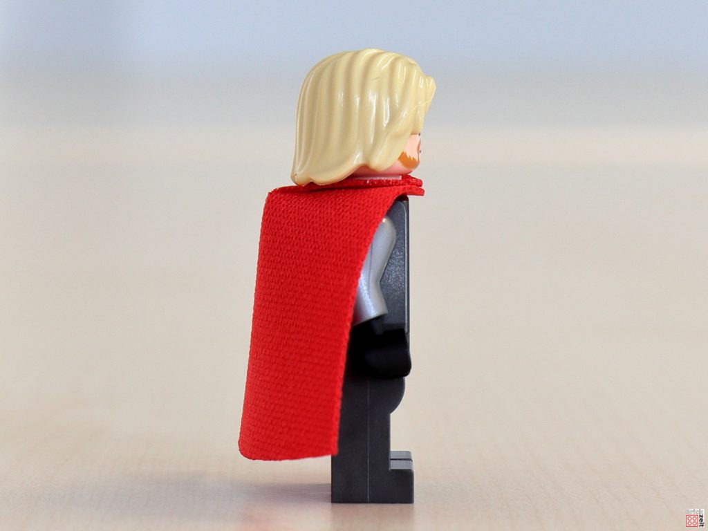 LEGO Thor, rechte Seite | ©Brickzeit