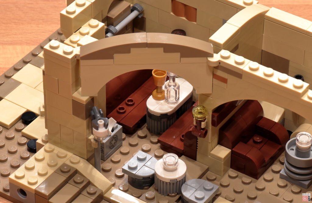 LEGO 75290 - Cantina, Bauabschnitt 7 | ©Brickzeit