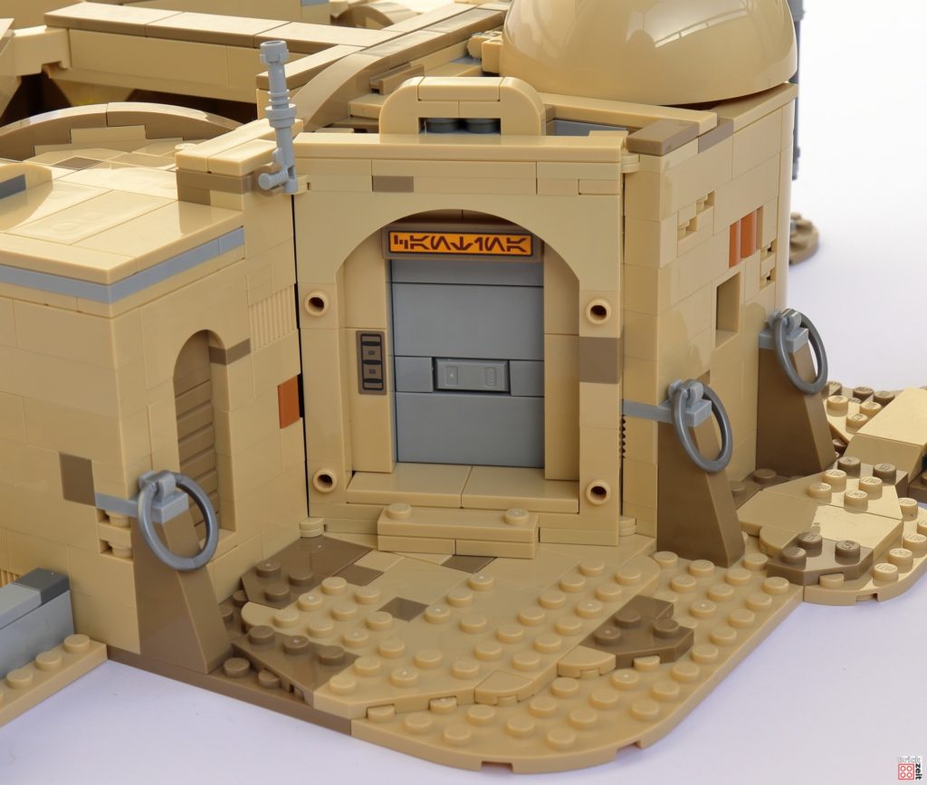 LEGO Star Wars 75290 - Haupteingang | ©Brickzeit