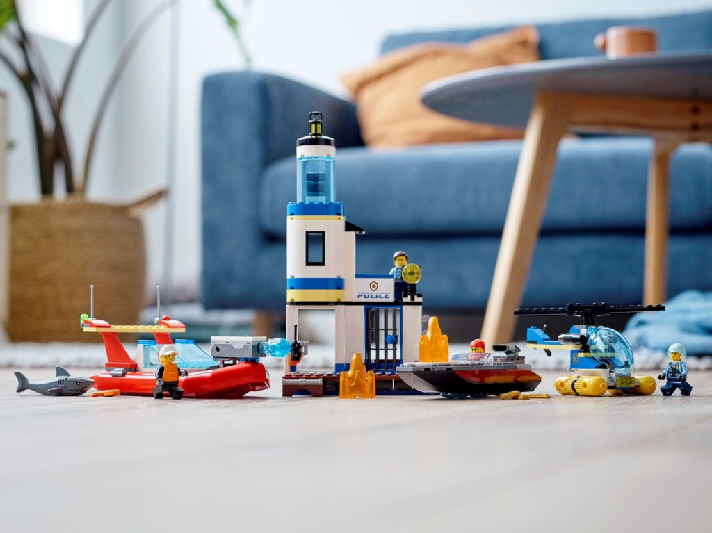 LEGO City 60308 Polizei und Feuerwehr im Küsteneinsatz | ©LEGO Gruppe
