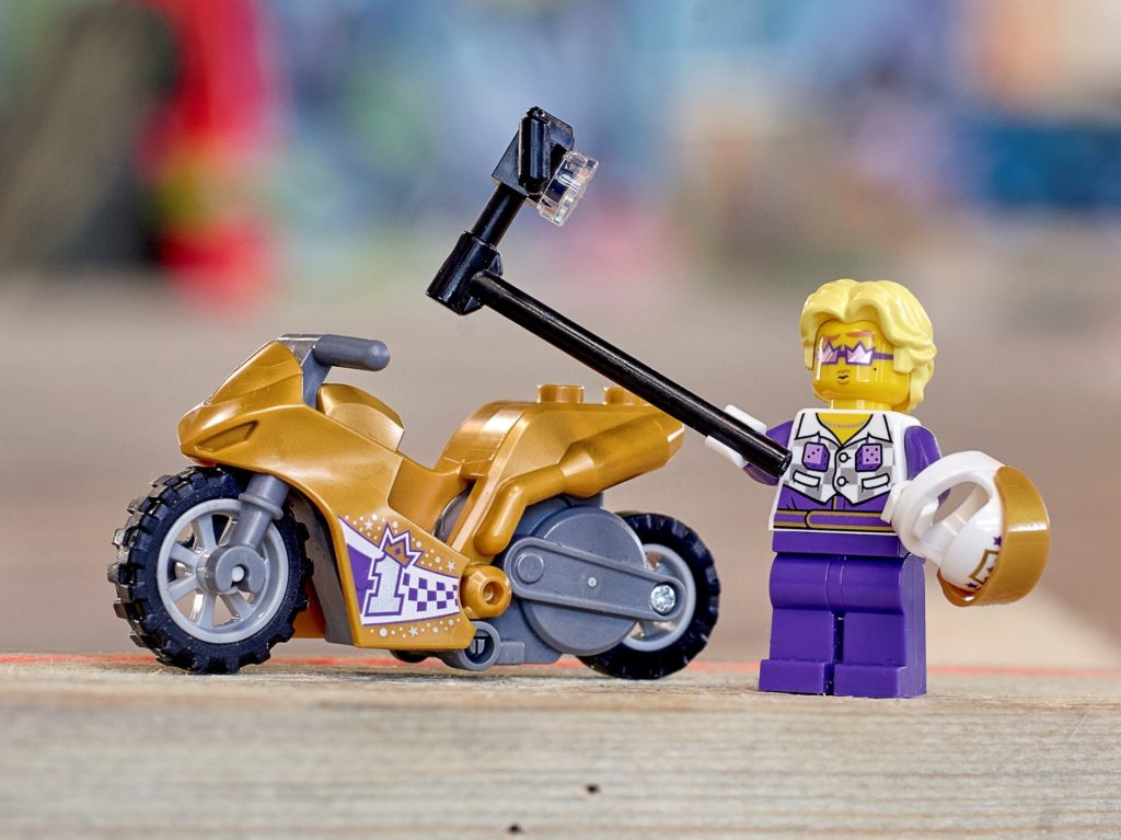 LEGO City 60309 Selfie-Stuntbike | ©LEGO Gruppe