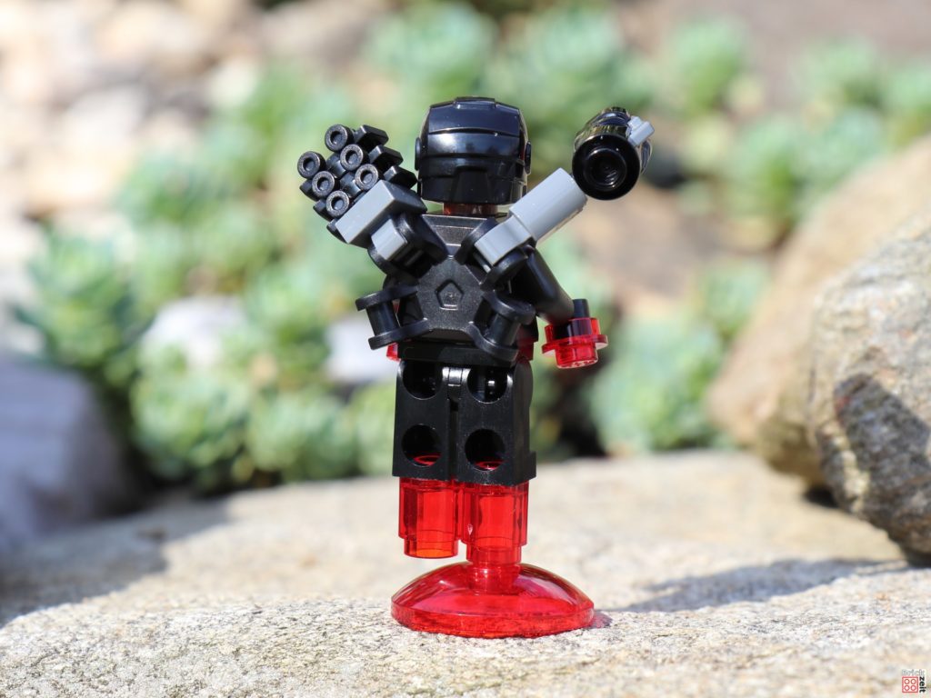 War Machine Minifigur aus LEGO Marvel Avengers Magazin Nr. 7 | ©Brickzeit