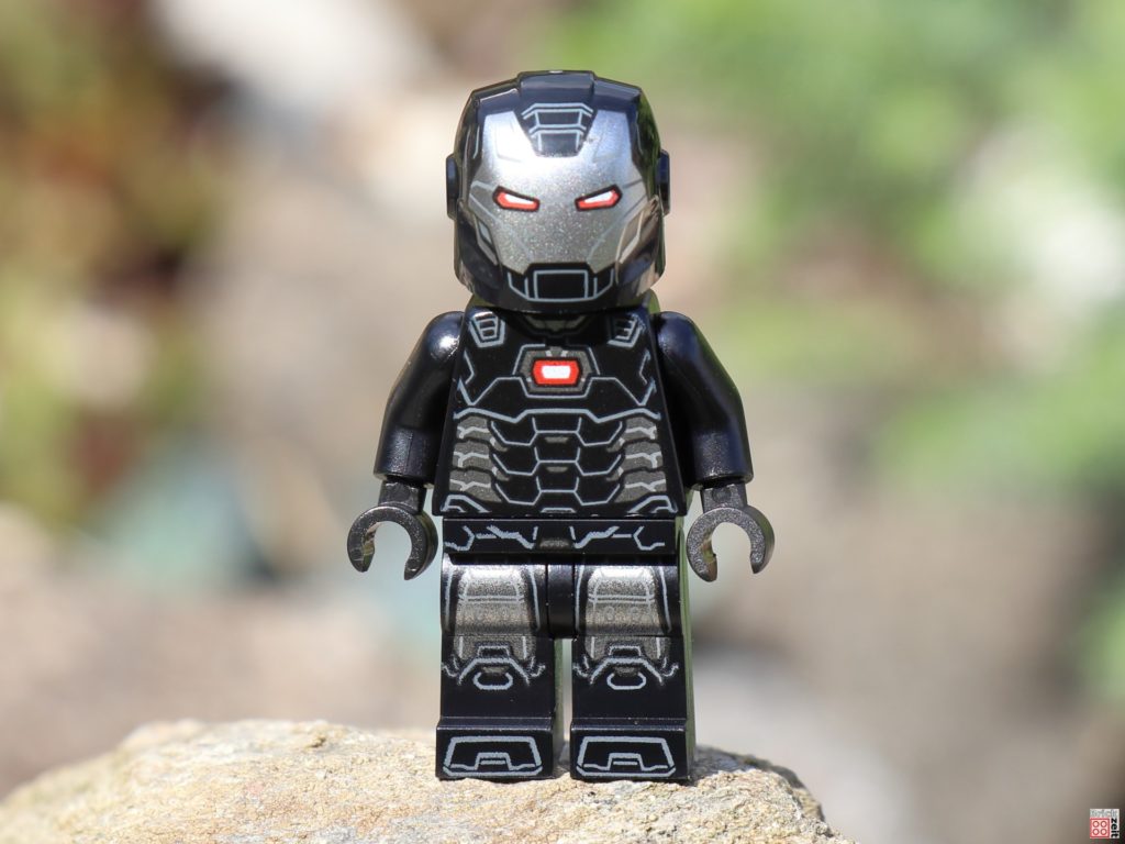 War Machine Minifigur aus LEGO Marvel Avengers Magazin Nr. 7 | ©Brickzeit