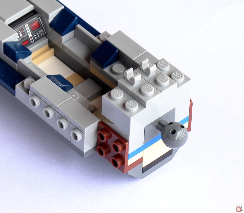 LEGO 75316 - Rumpf mit Cockpit im Bau | ©Brickzeit