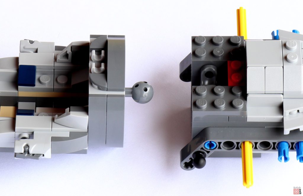 LEGO 75316 - Rumpf und Heck werden verbunden | ©Brickzeit