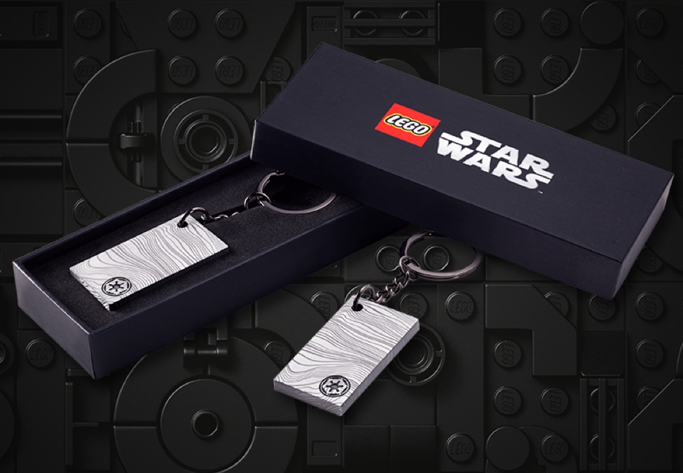 LEGO Star Wars 5007403 The Mandalorian Beskar-Schlüsselanhänger | ©LEGO Gruppe