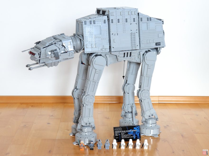 Fertiger LEGO Star Wars 75313 UCS AT-AT | ©Brickzeit