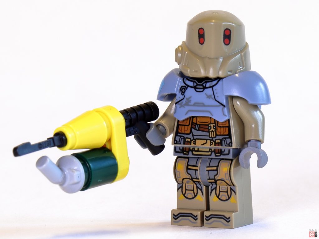 LEGO 76832 - Minifigur von Mo Morrison mit Rüstung und Flammenwerfer | ©Brickzeit