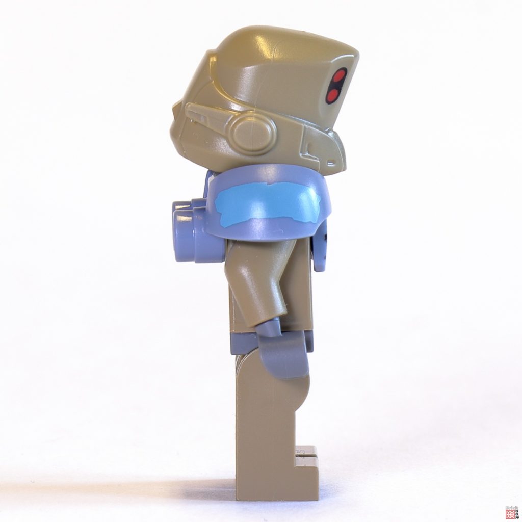 LEGO 76832 - Minifigur von Mo Morrison mit Rüstung, rechte Seite | ©Brickzeit