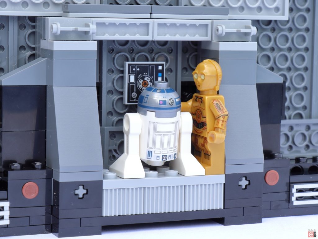 R2-D2 und C-3PO versuchen "alle" Müllpressen abzustellen | ©Brickzeit
