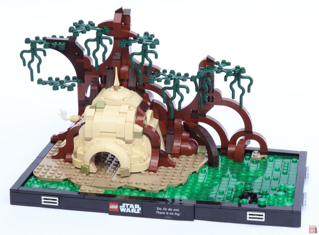 Yodas Hütte und der Baum sind fertig | ©Brickzeit