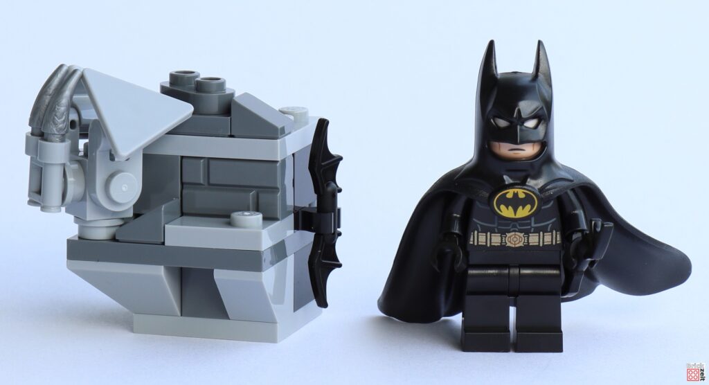 LEGO Batman 1992 und Gebäudestück | ©Brickzeit