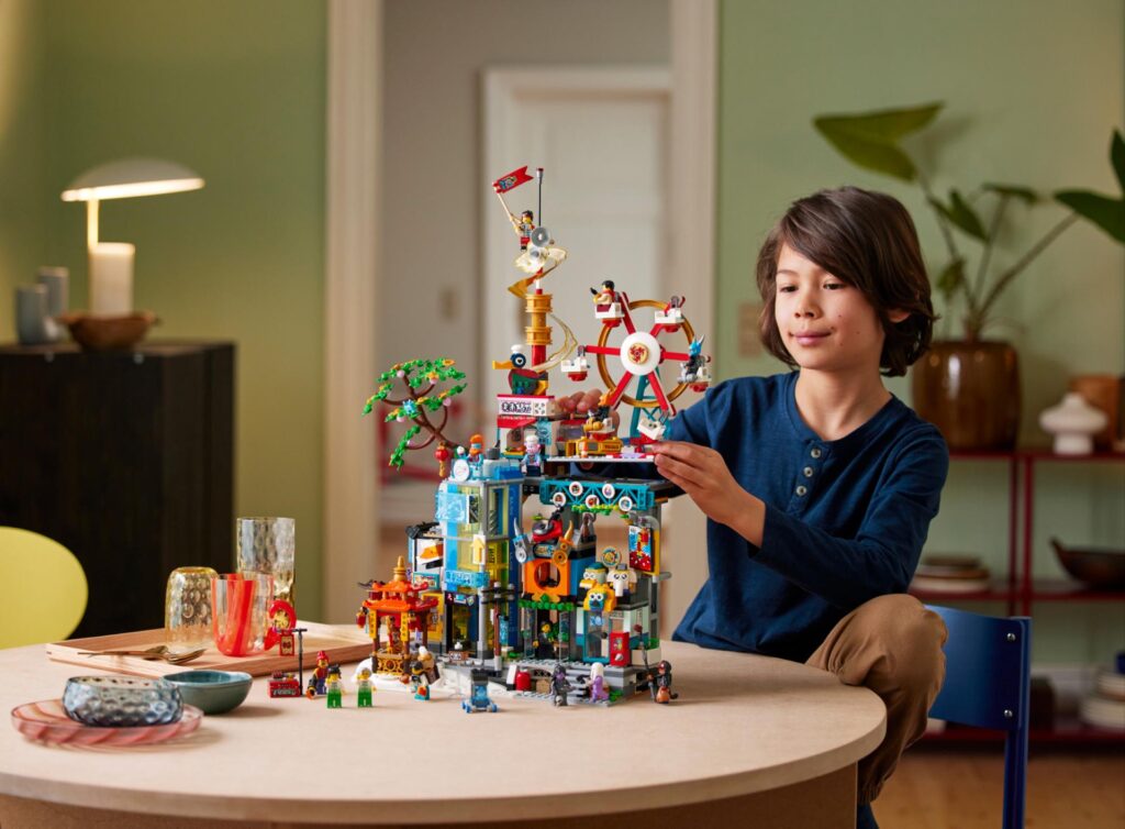 LEGO Monkie Kid 80054 5-jähriges Jubiläum von Megapolis City | ©LEGO Gruppe