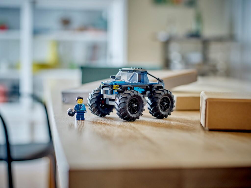 LEGO City 60402 Blauer Monstertruck | ©LEGO Gruppe