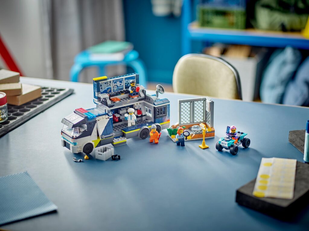LEGO City 60418 Polizeitruck mit Labor | ©LEGO Gruppe