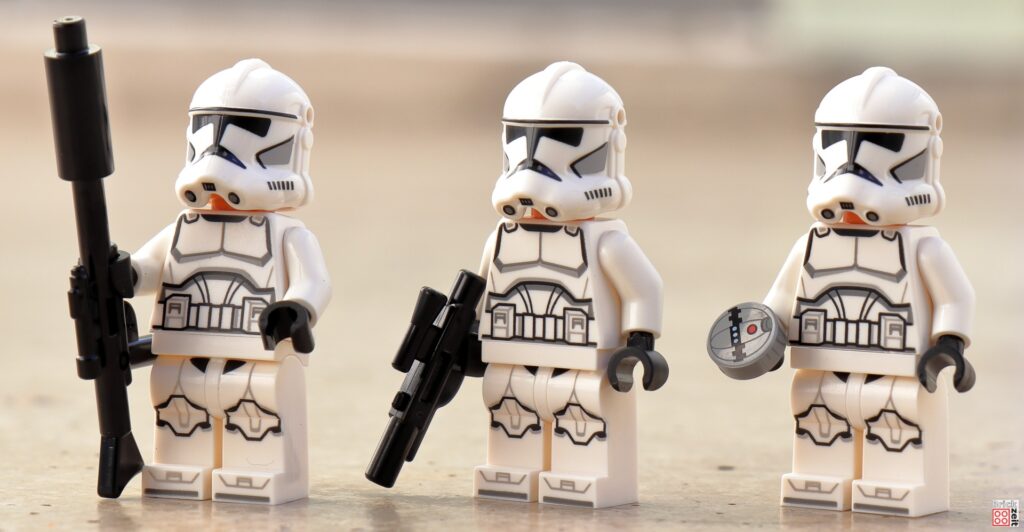 LEGO 75372 drei Clone Trooper mit Waffen | ©Brickzeit